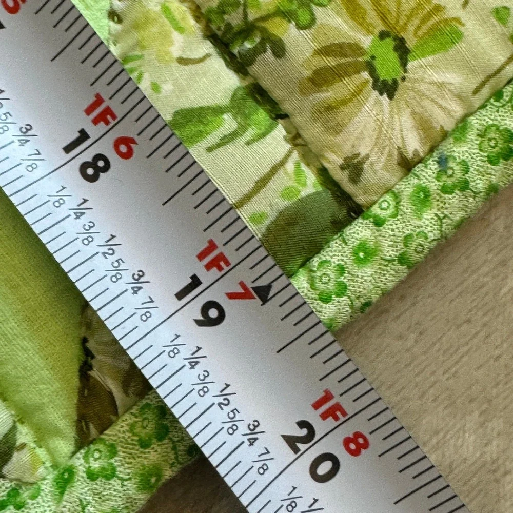 Handmade Quilted Wall Hanging Green Floral Patchwork Vintage Style 19x19